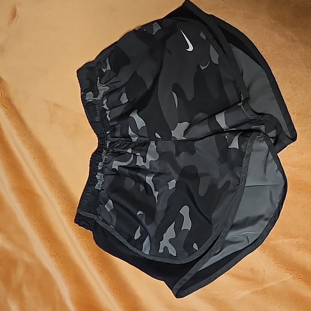 NIKE Dri-Fit Shorts - size Small, Black Camo